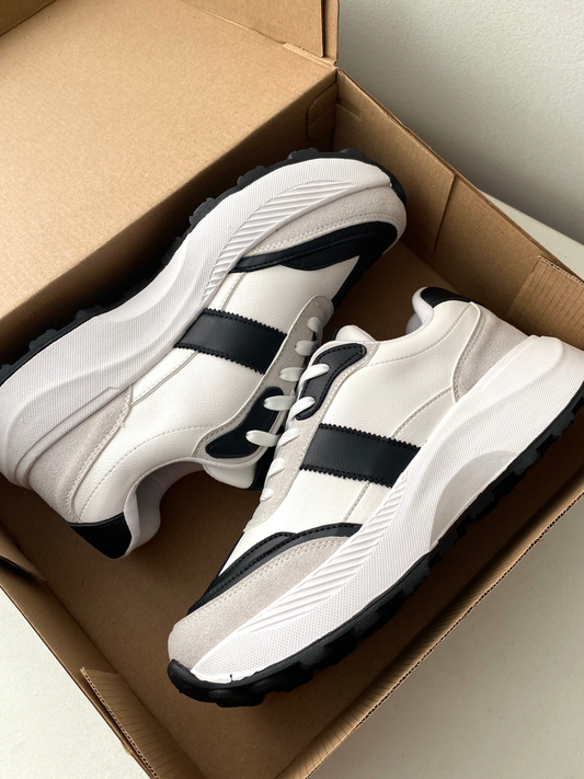 Vitorria Black/White